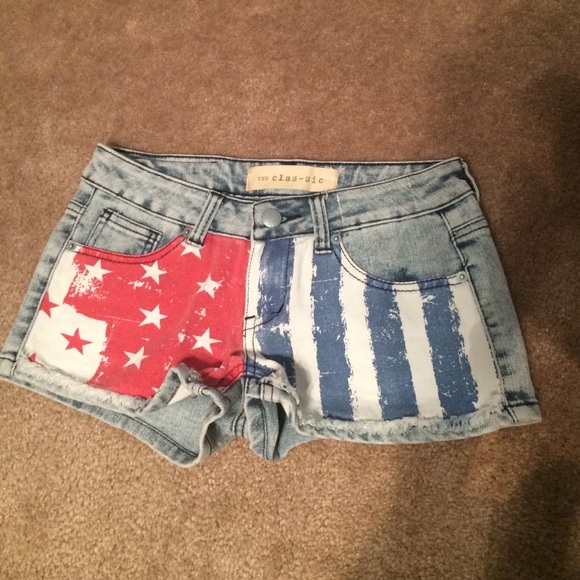 Buckle Pants - 💥DONATING TODAY💥 American flag Jean shorts