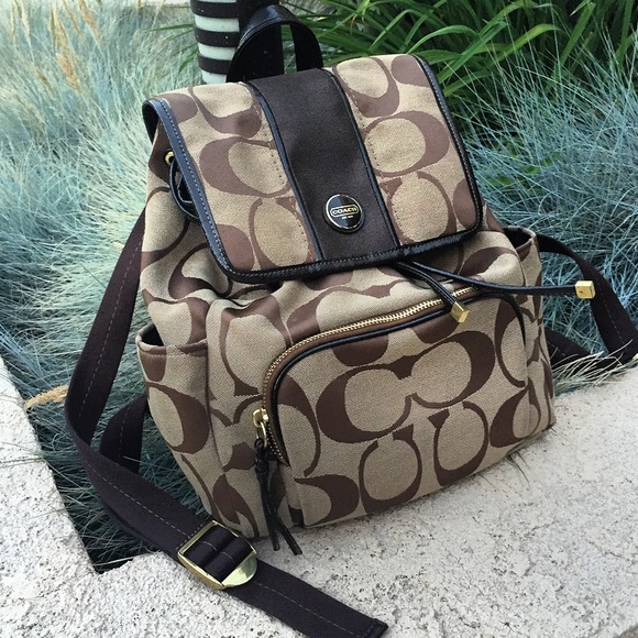 Coach Handbags - ⭐️SOLD⭐C️oach signature tote backpack