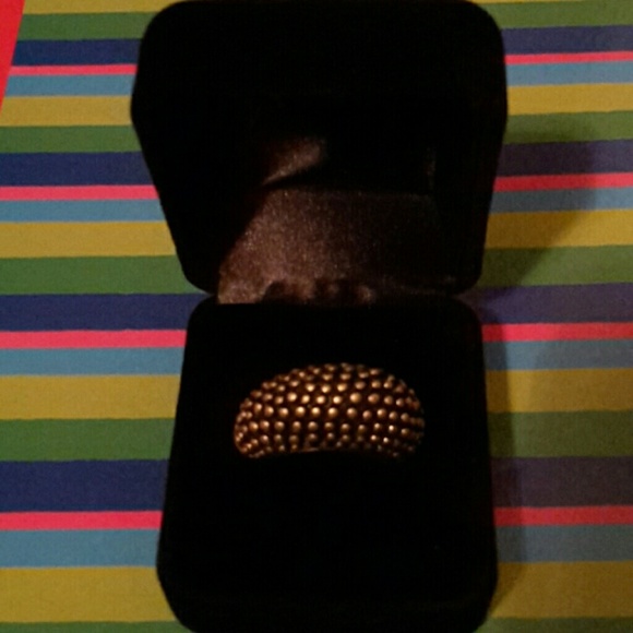 Ring - Picture 1 of 3