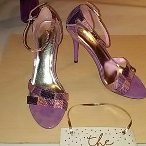 Delicious Ruyi Heels- Size 8