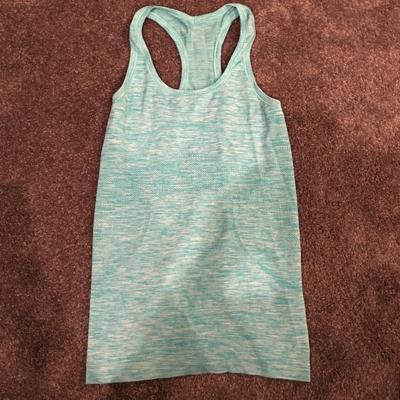 Lululemon tank