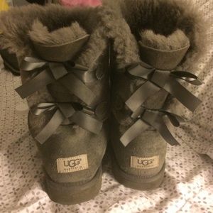 gray Bailey bow ugg boots