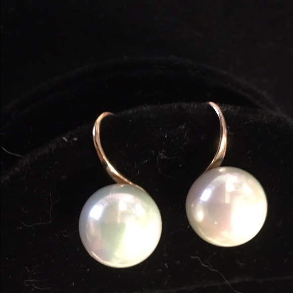Floating pearl drop earrings
