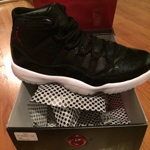 Air Jordan retro 11 sz 10.5!! 72-10