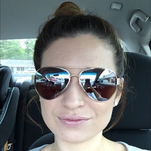 Meet your Posher, Hayley