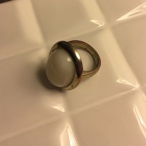 White/gold cocktail ring