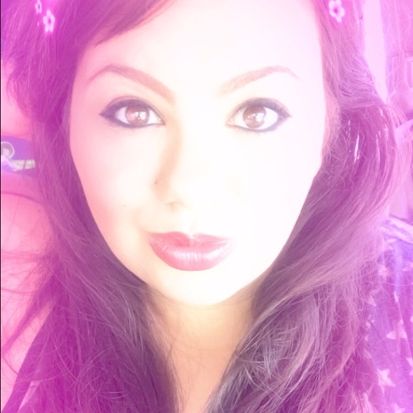 Meet your Posher, Stacy - Picture 5 of 5