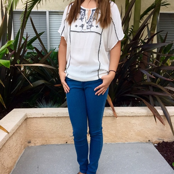 F21 Floral Embroidered Peasant Top