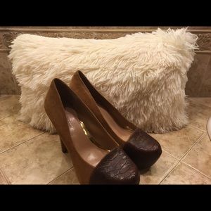 Jessica Simpson 8B Nice leather and suede shoes.