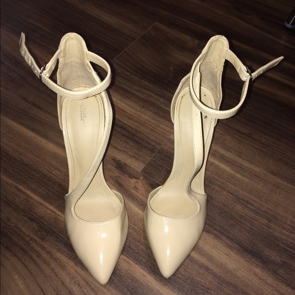ZARA US 6 court shoes. Approx 3 inches high.