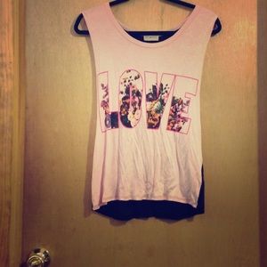 Love tank style shirt! Light pink color!