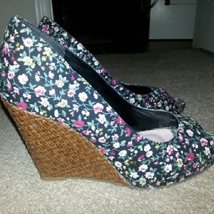 Unlisted by Kenneth Cole peep toe wedge