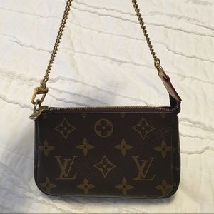 ✨SOLD✨ Louis Vuitton Mini Pochette
