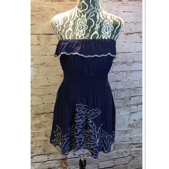 Gianni Bini Dresses & Skirts - ❌ JUST REDUCED ❌ GIANNI BINI STRAPLESS DRESS