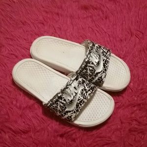 Nike slides