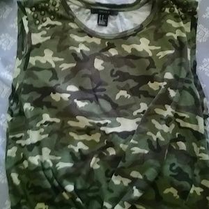 Camo tank