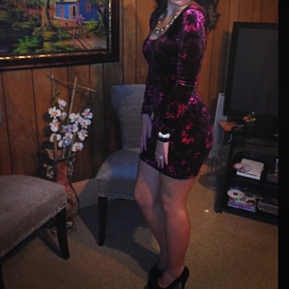 Velvet dress in burgundy