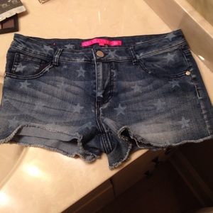 Jean shorts, faded stars