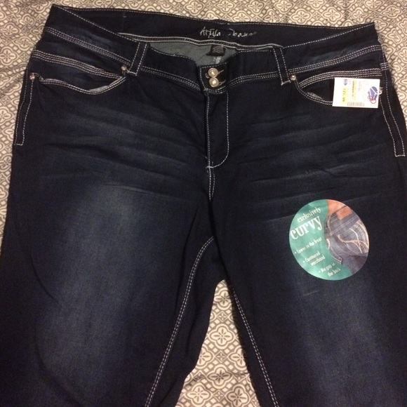 Ariya Jeans
