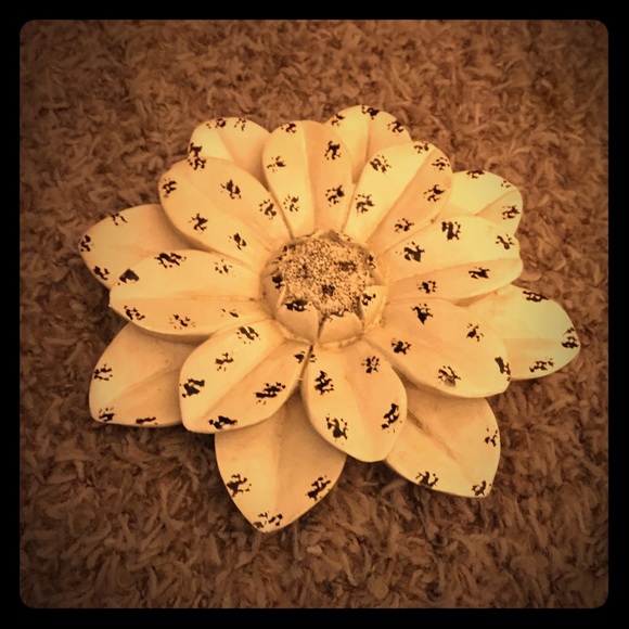 Shabby Chic Distressed Cream Flower Wall Decor