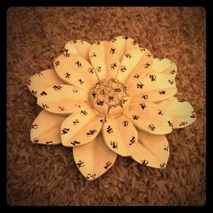 Shabby Chic Distressed Cream Flower Wall Decor