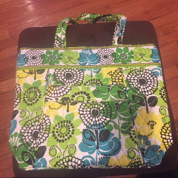 Nwt Vera Bradley limes up three-o tote