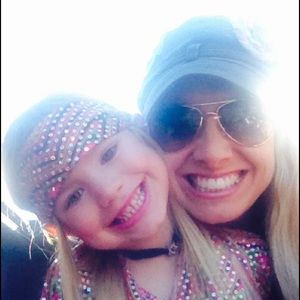 Meet your Posher, Holly