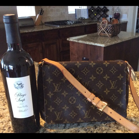 Authentic Louis Vuitton Musette Tango bag. - Picture 1 of 4