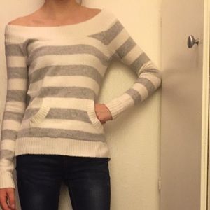 Long sleeve off the shoulders top