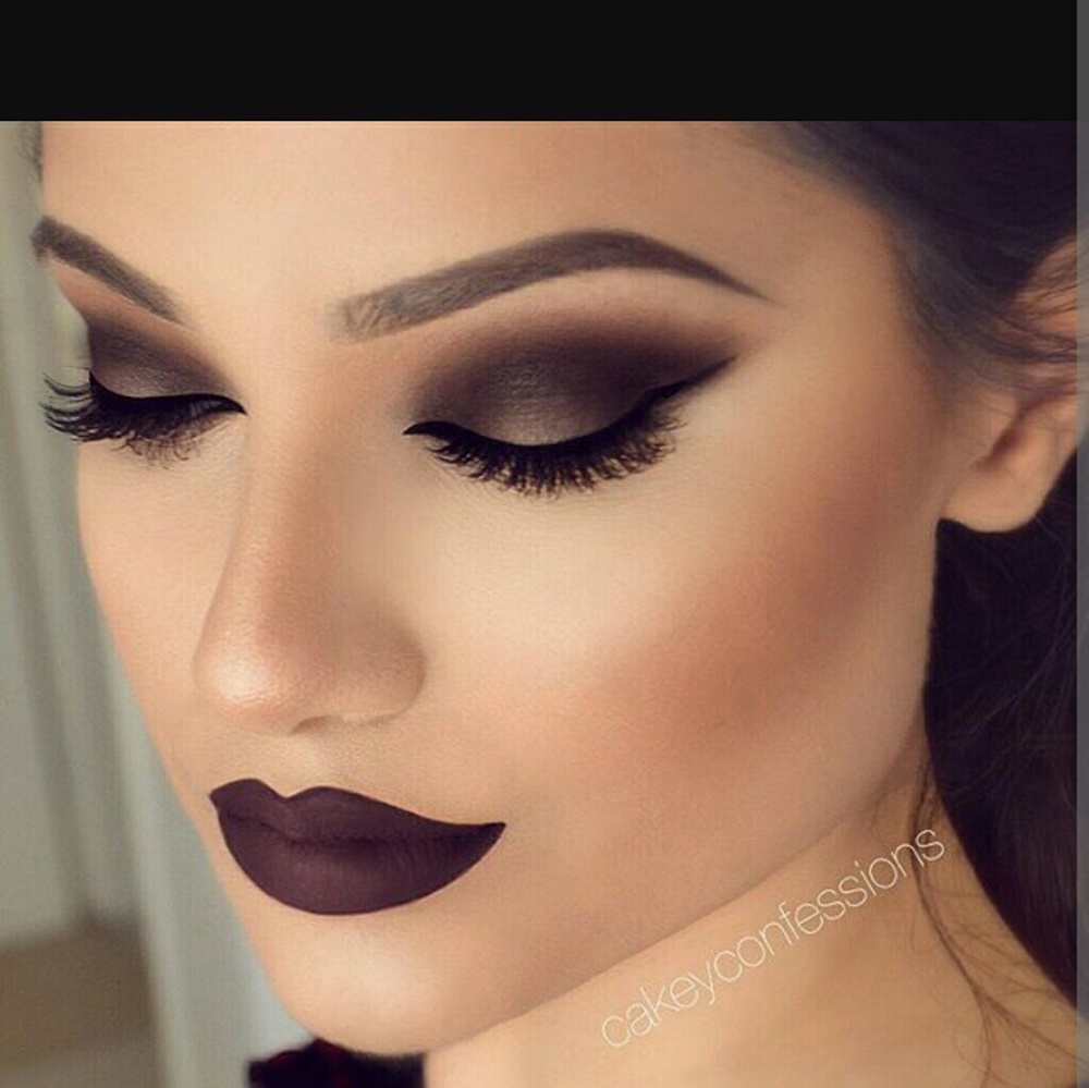 Meet your Posher, Makeup