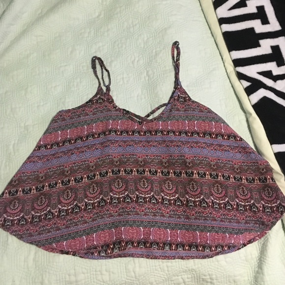 Top with design - Picture 1 of 2