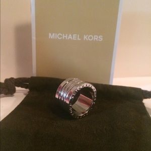MICHAEL KORS Barrel Ring Size 7💥1 DAY SALE💥