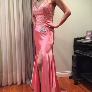 Sequence coral Tony Bowls evening dress