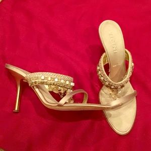 Vicini heels