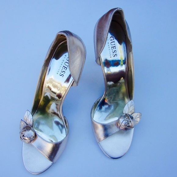 Guess Heels size 9.5 💕 - Picture 3 of 4