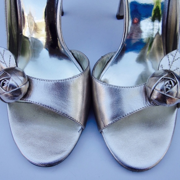 Guess Heels size 9.5 💕 - Picture 2 of 4