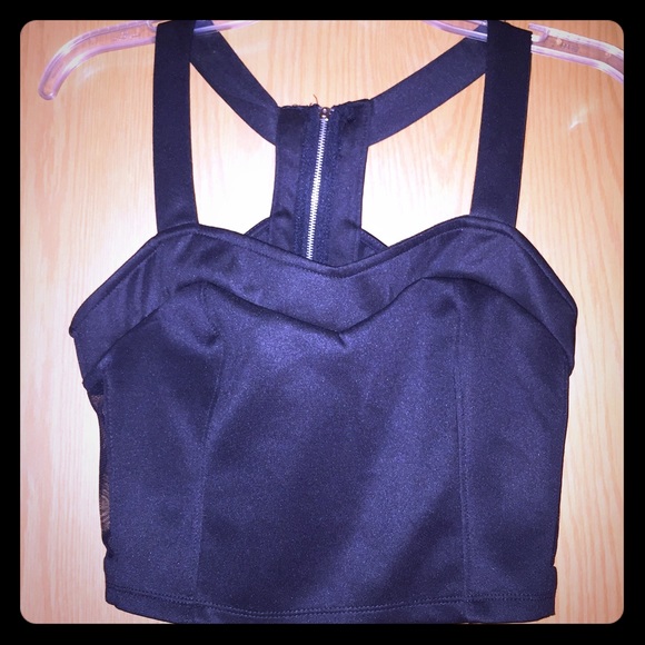 Black crop top - Picture 1 of 3
