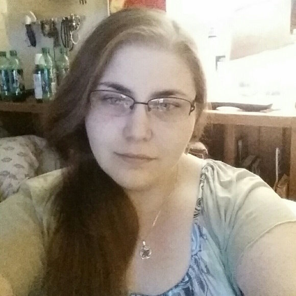 Meet your Posher, Erica - Picture 1 of 1