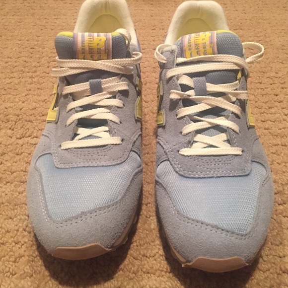 New Balance Shoes - SZ 10 - Picture 2 of 3