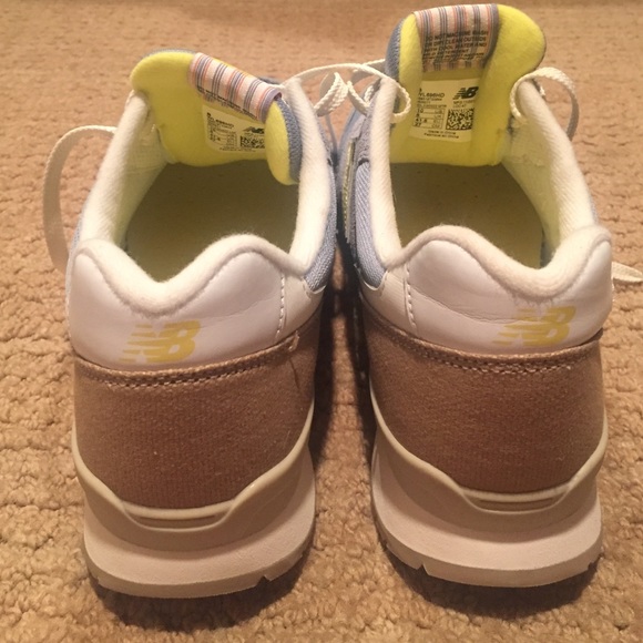 New Balance Shoes - SZ 10 - Picture 3 of 3