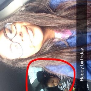 Meet your Posher, Demi