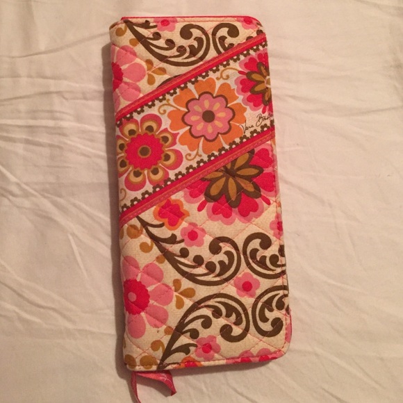 Vera Bradley passport wallet. LIKE NEW