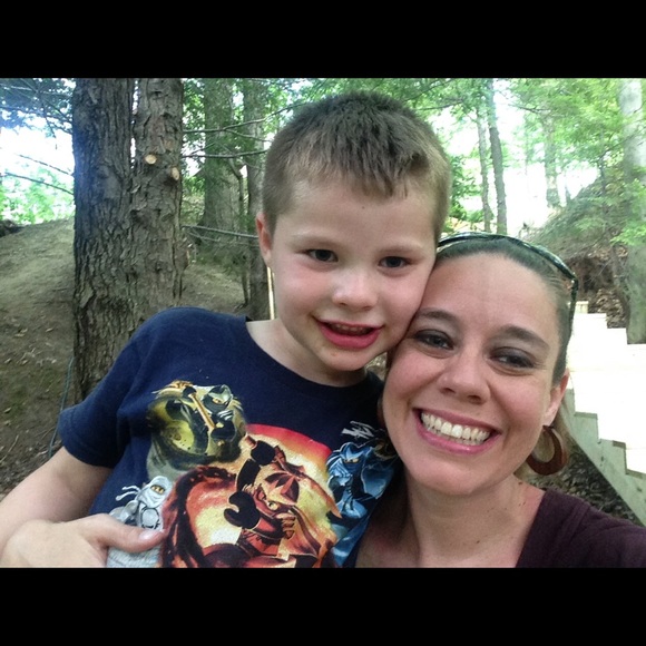 Meet your Posher, Jennifer - Picture 1 of 1