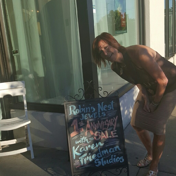 Meet your Posher, Robin - Picture 5 of 8