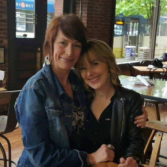 Meet your Posher, Robin - Picture 6 of 8