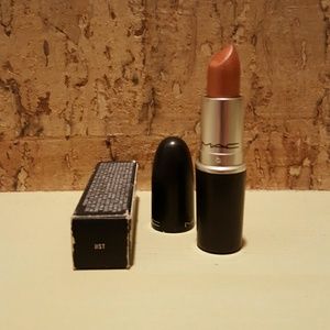 Mac Frost lipstick in Jist