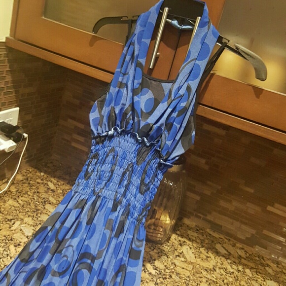 Dress - Picture 2 of 4