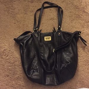Vans black bucket bag with zipper