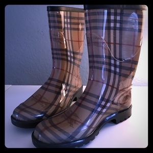 Burberry boots size 39 size 8.5