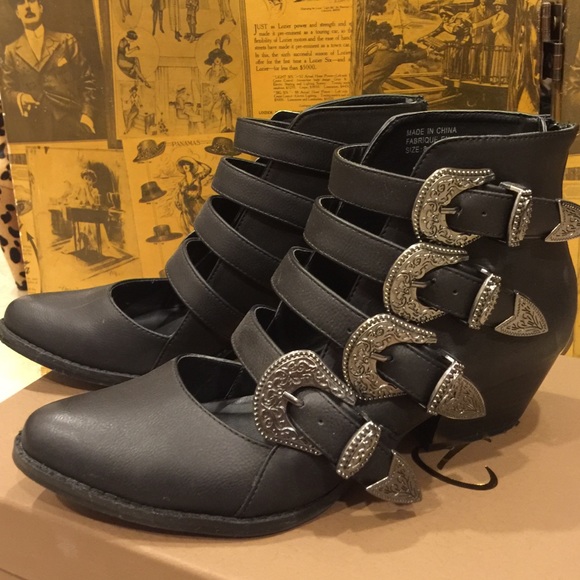 Urban Outfitters Shoes - Belt buckles booties